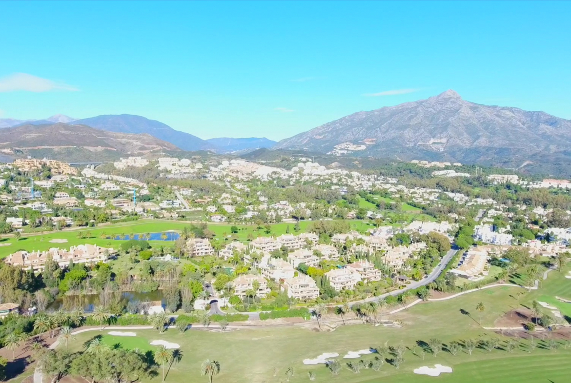 Properties right on the Golf