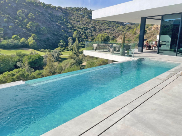 Modern Villa Infinity Pool Las Lomas de la Quinta