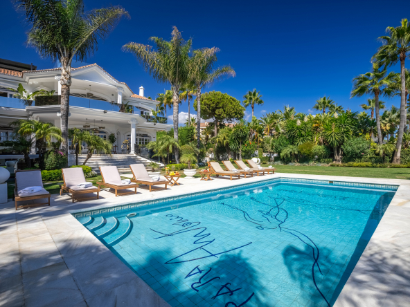 Luxury Mansion Puerto Banus on the Beach