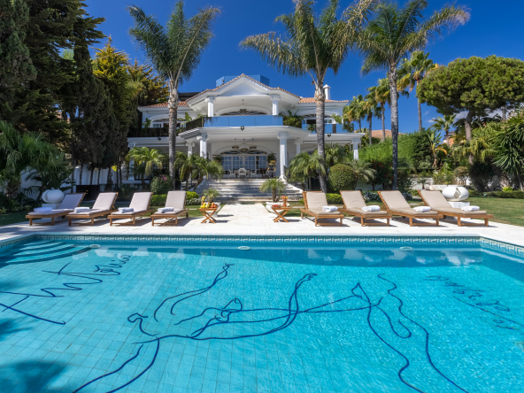 Modern Luxury Villa Puerto Banus direct on the Beach